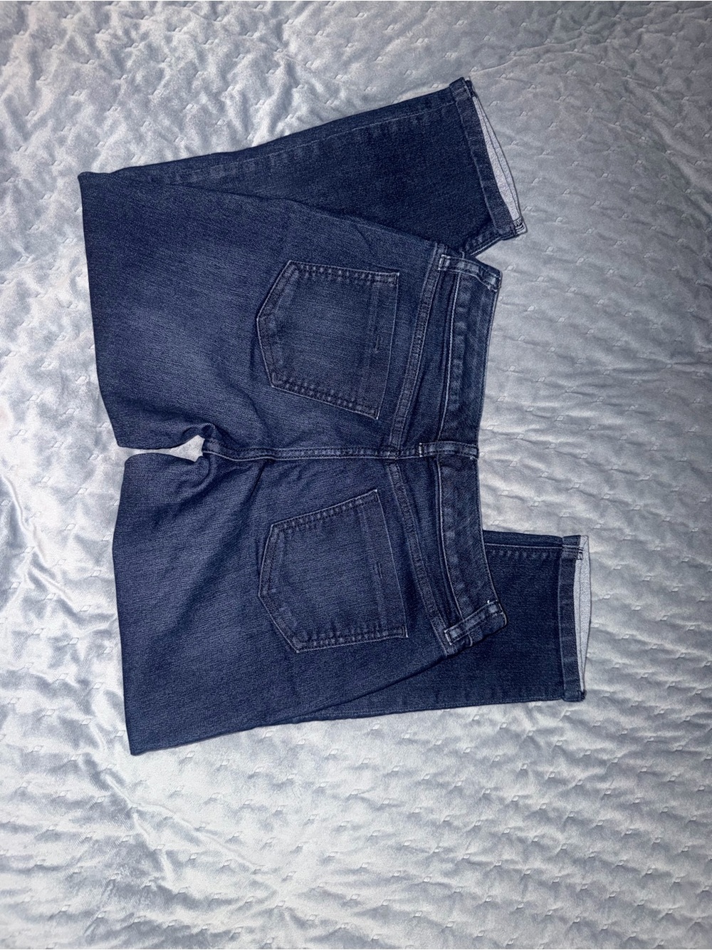 The Limited Dark Indigo Crop Denim Capri Size 4                      #49